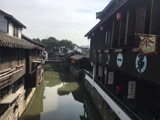 相扑选手大跳跃
